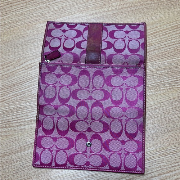 Coach Signature Y2K C Hot Pink Wallet - Picture 6 of 9